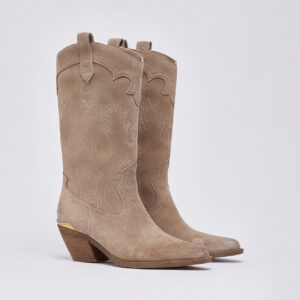 LJ 2601 Cow Girl